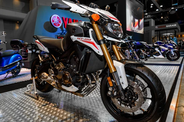 Yamaha Mt-09 motosiklet Bangkok uluslararası Auto Salon 2015 ekranda. — Stok fotoğraf