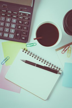 Not defteri ve yapışkan kağıt