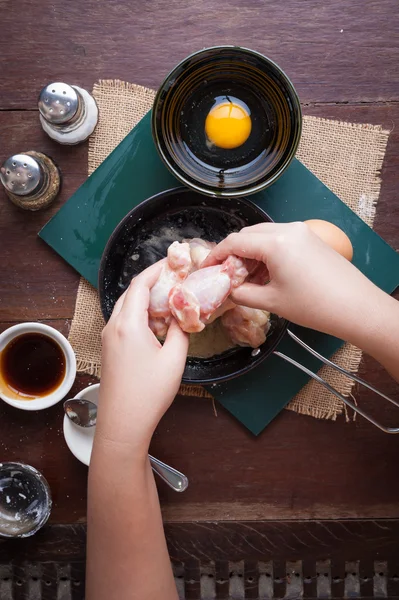 Preparation for making deep fried chicken wings — Stock Photo, Image