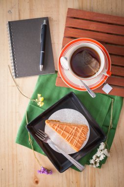 Tay çay pasta ile not etmek