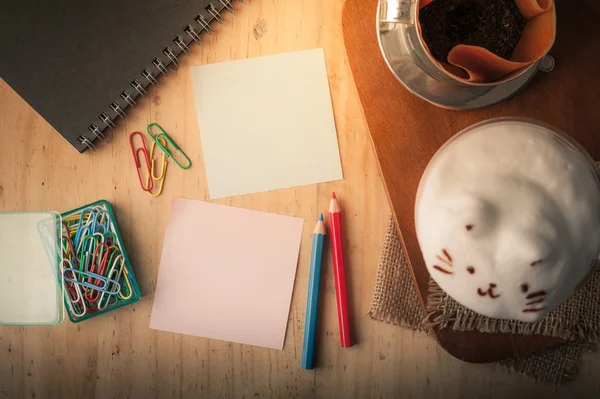 Sticky paper and color pencil — Stock Photo, Image