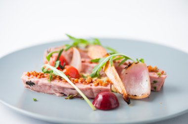 Modern tarzda kavrulmuş duck meme