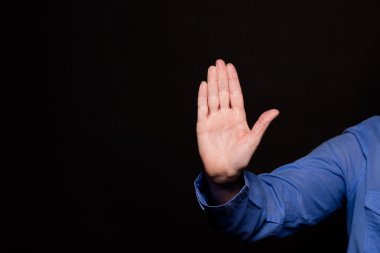 Dur jest yapma el tutan kadın