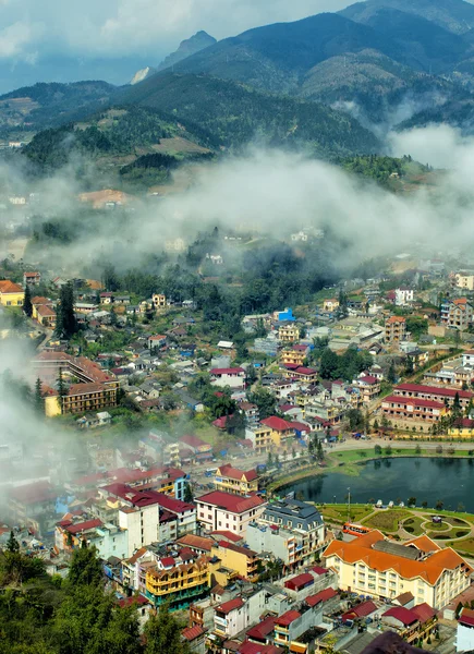 Sapa in the mist, lao cai, vietnam. — Stockfoto