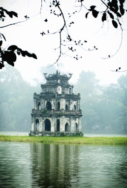 Hoankiem Gölü kulede kaplumbağa Hanoi, Vietnam sembolüdür