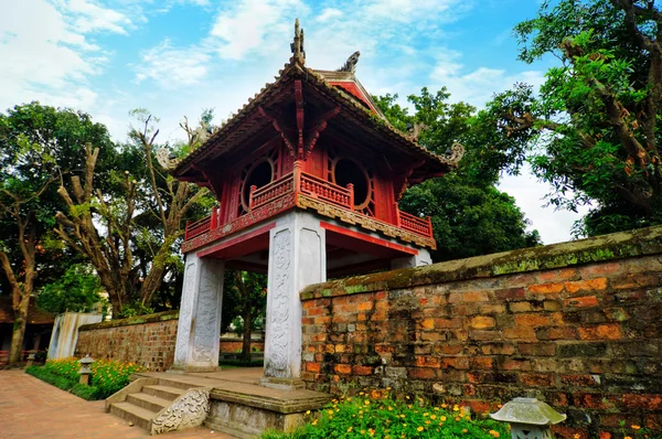 Khuevancac-盖茨在范妙，在越南的河内文庙之一. 图库照片