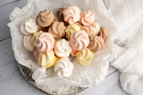 Gekleurde Meringue Koekjes Close Van Mini Meringues — Stockfoto