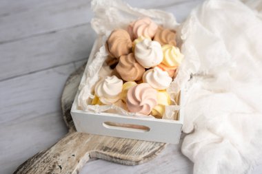 Renkli kurabiyeler, Mini Meringues 'in yakın çekimi.