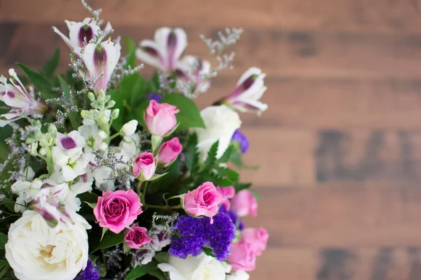 Bouquet Of Purple And Pink Flowers — Stock Photo, Image