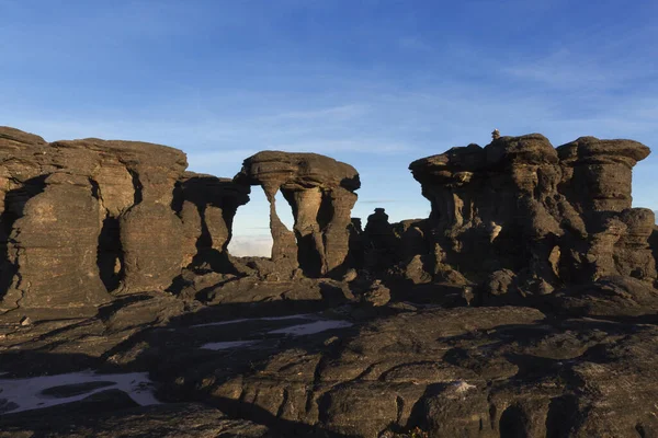 Kaya oluşumları, Roraima Dağı, Canaima Ulusal Parkı.