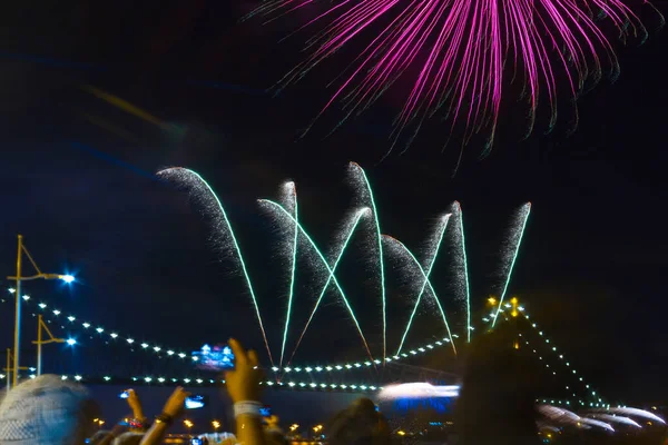 Mutlu yıllar, Florianopolis Santa Catarina Brezilya 'da havai fişekler.