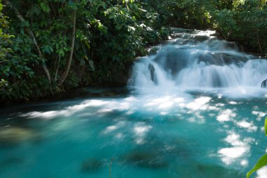 Tocantins Brezilya 'daki Jalapao Eyalet Parkı - Mateiros City yakınlarındaki Cachoeira da Formiga. 