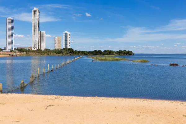 Palmas Tocantins 'deki Graciosa plajı.