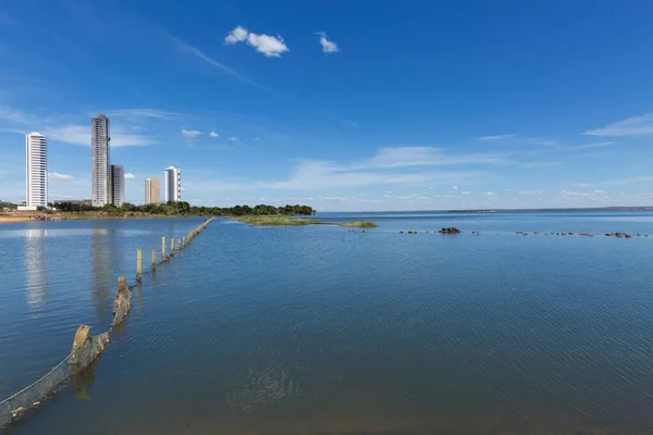 Palmas Tocantins 'deki Graciosa plajı.