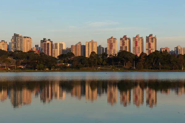 Curitiba Parana Brezilya 'daki Barigui Parkı.