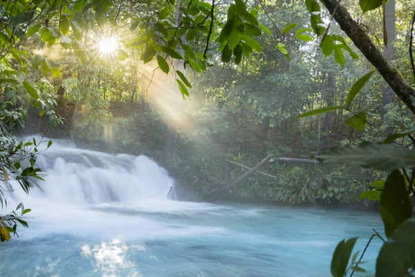 Tocantins Brezilya 'daki Jalapao Eyalet Parkı - Mateiros City yakınlarındaki Cachoeira da Formiga. 