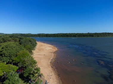 Balneario Jacutinga, Itaipulandia 'daki Parana Nehri' nin tatlı su plajı..