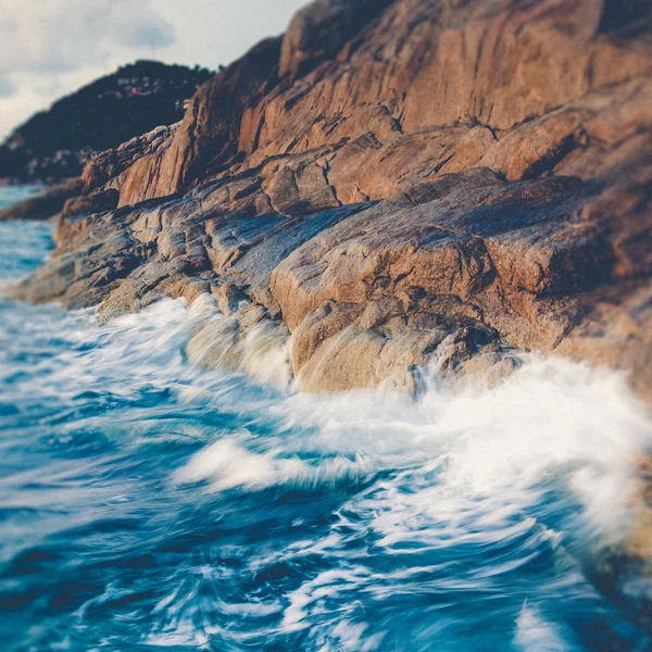 Güzel deniz manzarası. Deniz ve Samui Adası, Tayland, Thailand (Vinta'nda kaya — Stok fotoğraf