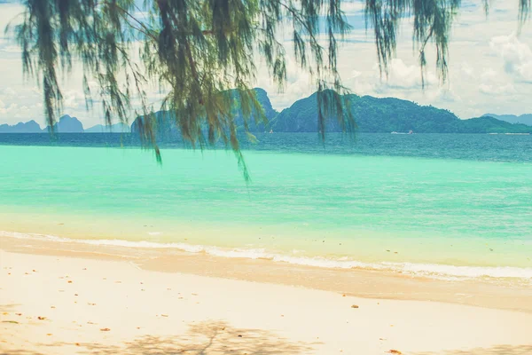 Île de Kradan, une île dans la mer d'Andaman, Thaïlande (Vintage f — Photo