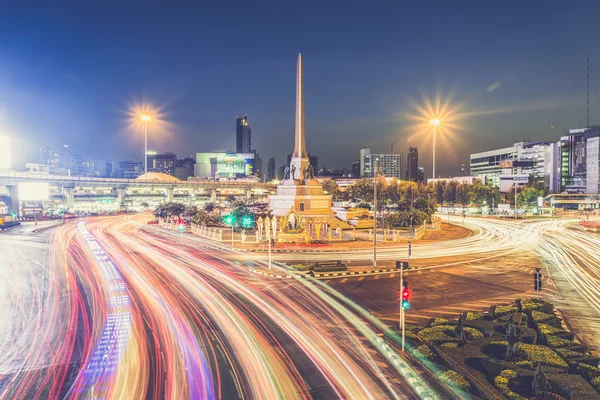 Cityscape of Victory monumento no centro de Bangkok Tailândia (Vint — Fotografia de Stock