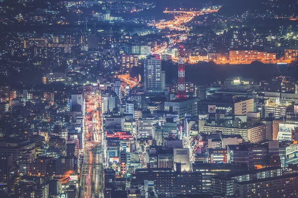 Vista aérea nocturna del paisaje urbano de Yokohama en Minato Mirai waterfro —  Fotos de Stock