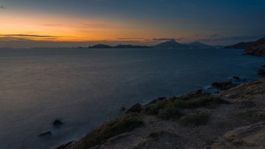 Gün batımı deniz manzarası ve plaj