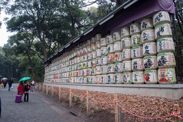 Barriles de sake en el santuario de Meiji Jingu — Foto de Stock