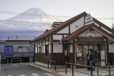 Kawaguchiko istasyonu fuji dağı manzaralı