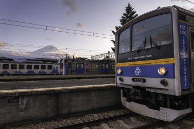 Kawaguchiko İstasyonu fuji Dağı manzaralı