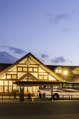 Kawaguchiko İstasyonu fuji Dağı manzaralı