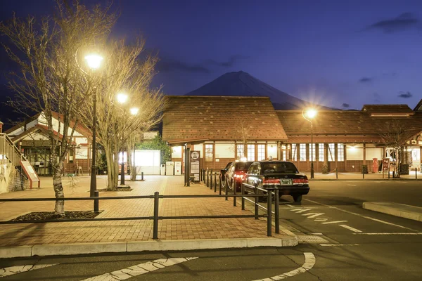 Estación de Kawaguchiko con vista a la montaña fuji —  Fotos de Stock