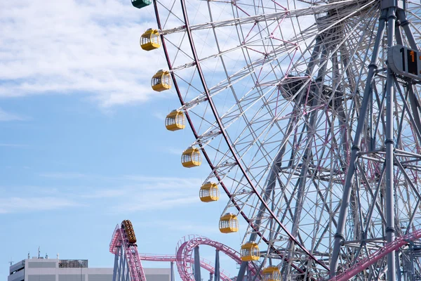 Uma grande roda gigante em Yokohama — Fotografia de Stock