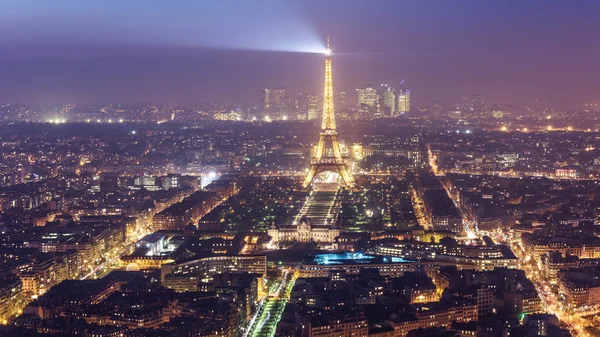 Gün batımında Paris 'in hava manzarası