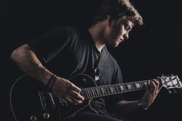 Guy Shirt Plays Electric Guitar Dark Background — Stock Photo, Image