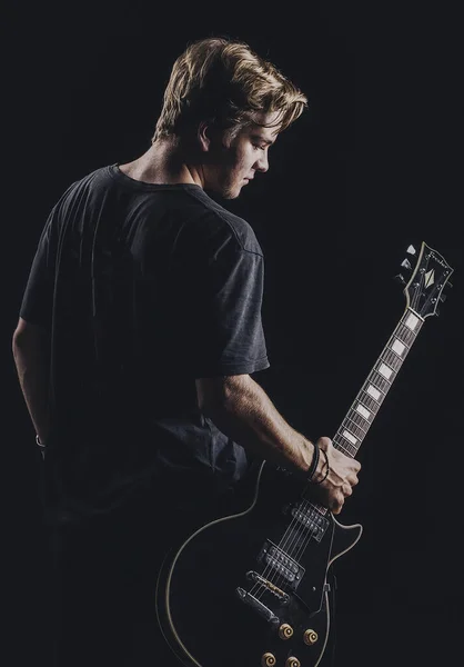 Guy Shirt Plays Electric Guitar Dark Background — Stock Photo, Image