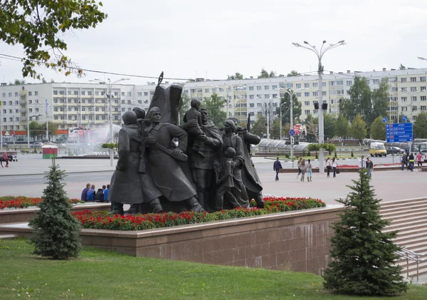 La composition sculpturale composée de soldats, leurs épouses un — Photo