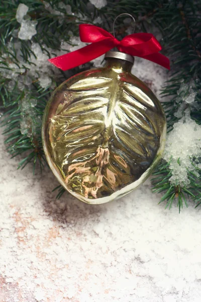 Tree branches, snow and pine cone Christmas Vintage — Stock Photo, Image