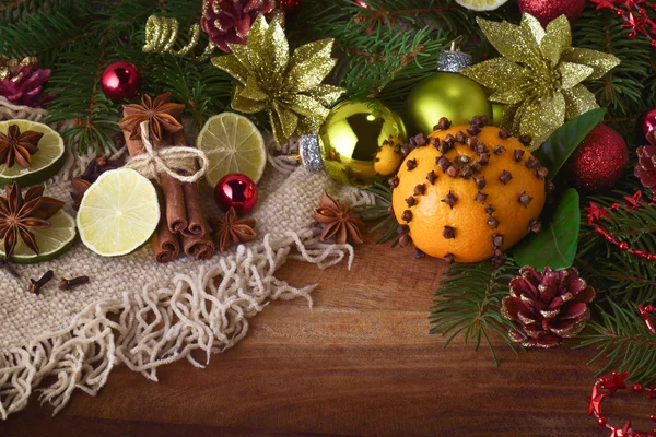 Mandarina con especias —  Fotos de Stock