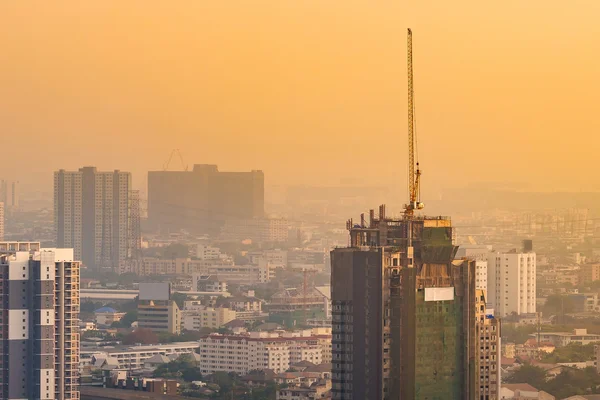 Bangkok wieżowiec widok wielu budynków i żurawia w dziedzinie budownictwa, Tajlandia. — Zdjęcie stockowe