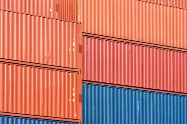 Nakliye bahçesinde kargo nakliye konteynerrenkli yığın desen