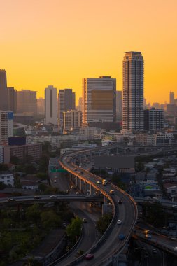 Modern ofis binaları, büyük şehir merkezinde kat mülkiyeti 