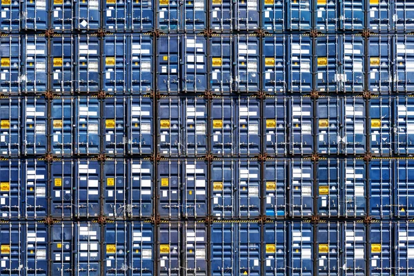 Stos kolorowy wzór z kontenerów wysyłkowych w stoczni wysyłki dla import, eksport przemysłowe — Zdjęcie stockowe