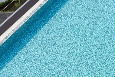 Otel Yüzme Havuzu güneşli yansımaları ile spor arka plan