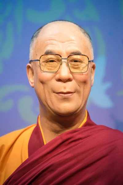 Cera del Dalai Lama en exhibición en Madame Tussauds — Foto de Stock