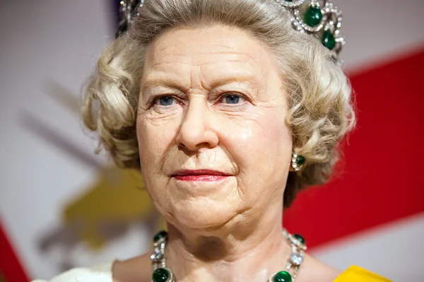 伊丽莎白女王蜡像在杜莎夫人蜡像馆展出 — 图库照片
