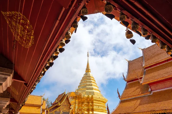 Wat Phra Doi Suthep Com Céu Azul Chiang Mai Lugar — Fotografia de Stock