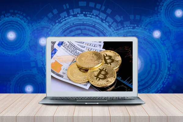 Intelligens Számítógép Bitcoin Befektetési Pénzt Mozgó Grafikon Képernyőn Asztal Futurisztikus — Stock Fotó