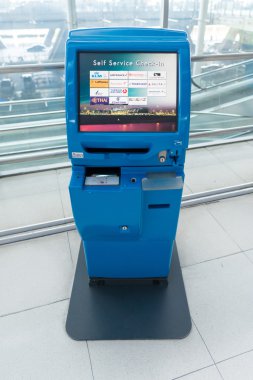 Self servis Check-in terminalleri at Suvarnabhumi Airport, Bangkok, Tayland