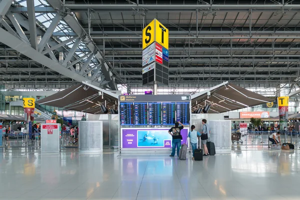 Bangkok-Suvarnabhumi Airport jest jednym z dwóch międzynarodowych portów lotniczych obsługujących w Bangkok, Tajlandia. — Zdjęcie stockowe