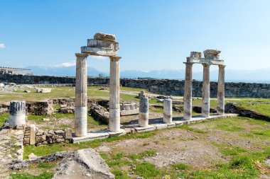Ancient ruins in Hierapolis, Pamukkale, Turkey. The site is a UNESCO World Heritage site